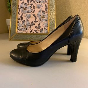 Anne Klein black heel